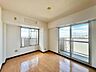 寝室：２面採光の居室もありますよ♪明るい住まいに気持ちも明るくなりますね！
