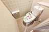 トイレ：【トイレ新調】寒い日は特に助かる温水洗浄便座付きトイレです！