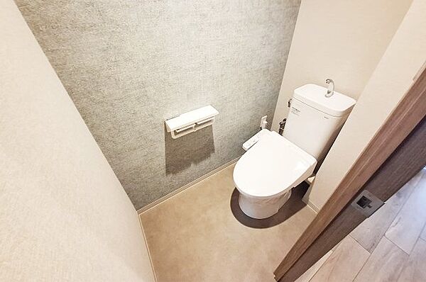 【トイレ新調】寒い日は特に助かる温水洗浄便座付きトイレです！