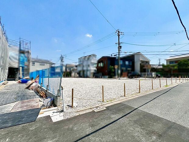 【浴室乾燥機付いてますよ!】一坪以上の浴室でのびのび一日の疲れを癒して下さいね!浴室に窓が付いているので、換気ができて湿気やカビ防止になりますよ♪