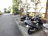 駐車場：管理された敷地内にはバイク置き場もございます。