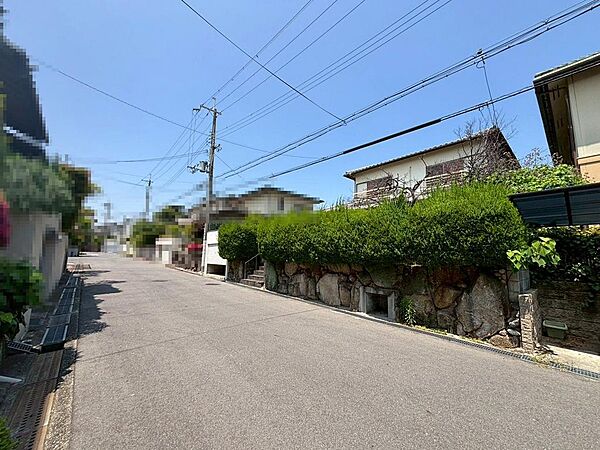 【土地約８０．６０坪】駐車スペースも確保できますよ♪愛車の置き場所に困りません！