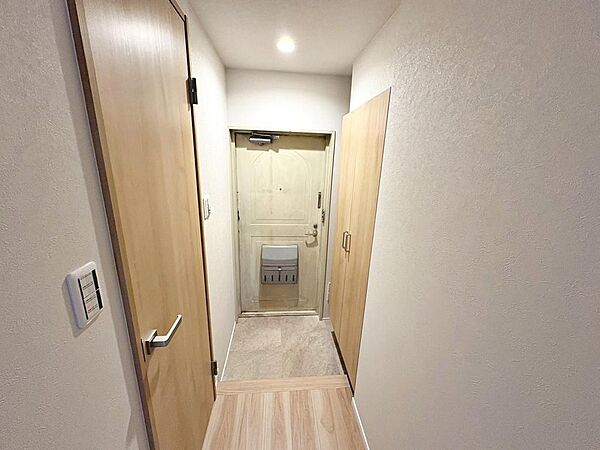 ゆとりの玄関ですよ！シューズボックスありますので、散らかりがちな玄関も片付きますね！