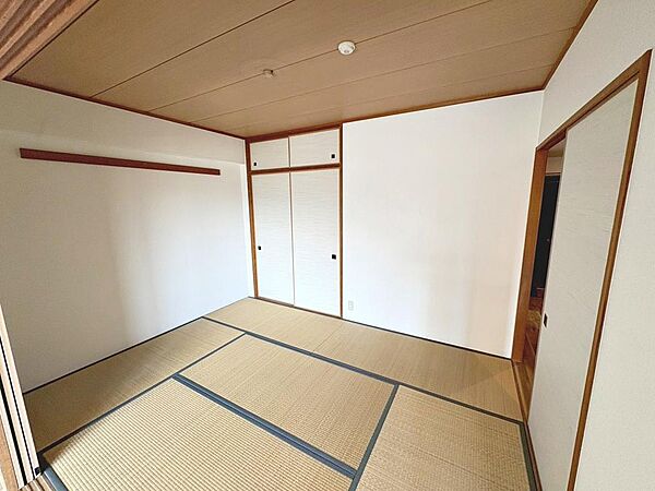 現況空家ですので、お忙しい方でもお仕事帰り等にご内覧頂けます♪