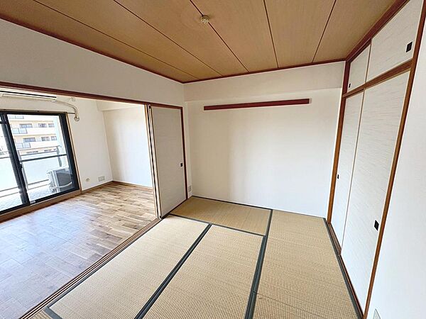 和室あります！リビングに隣接しているので、お子様のお昼寝スペースにもいいですね！