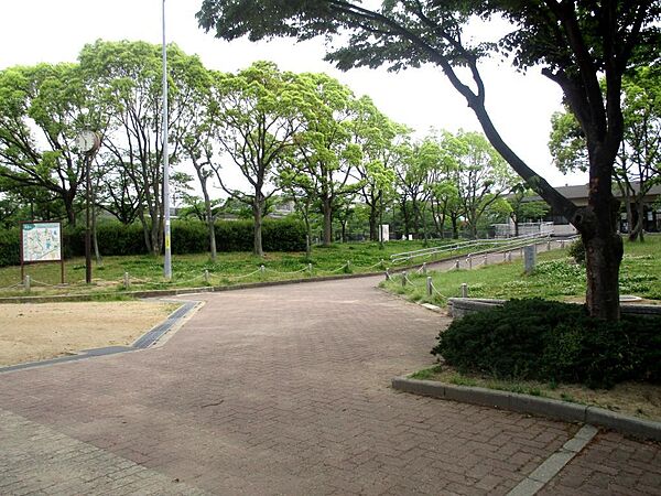 大池公園まで徒歩１４分