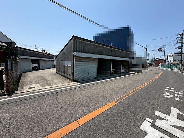 現地見学当日から承っております♪現地周辺の環境や、駅までの道のりなど周辺環境も合わせてご確認いただき、ぜひご検討ください！