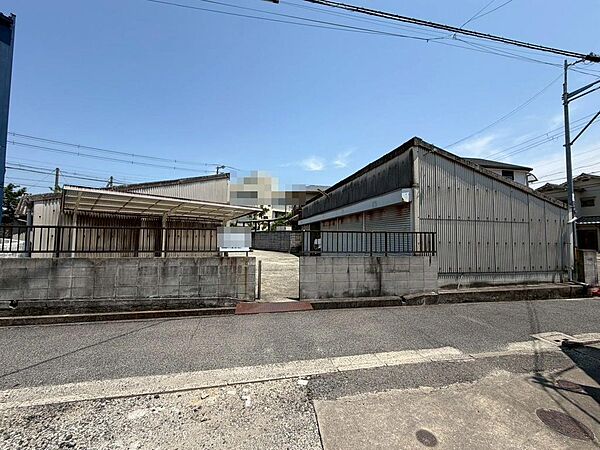 現地見学当日から承っております♪現地周辺の環境や、駅までの道のりなど周辺環境も合わせてご確認いただき、ぜひご検討ください！