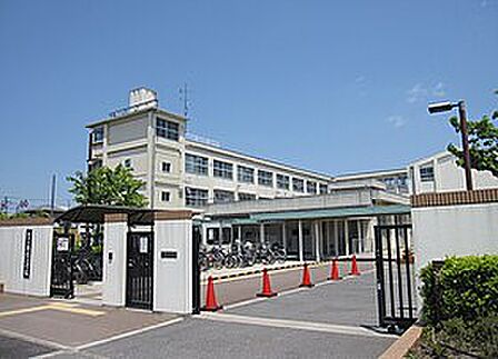 堺市立英彰小学校まで徒歩5分