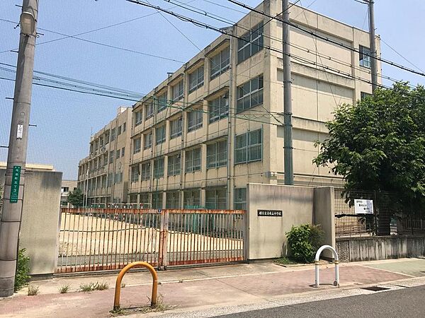 堺市立浅香山中学校まで徒歩６分