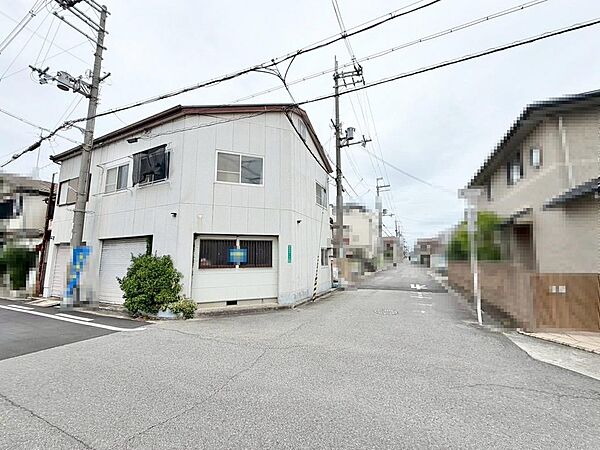 小学校・中学校まで徒歩１０府圏内ですので、お子様の登下校も安心ですね！