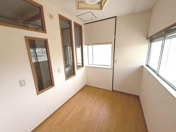 洋室を拡大表示