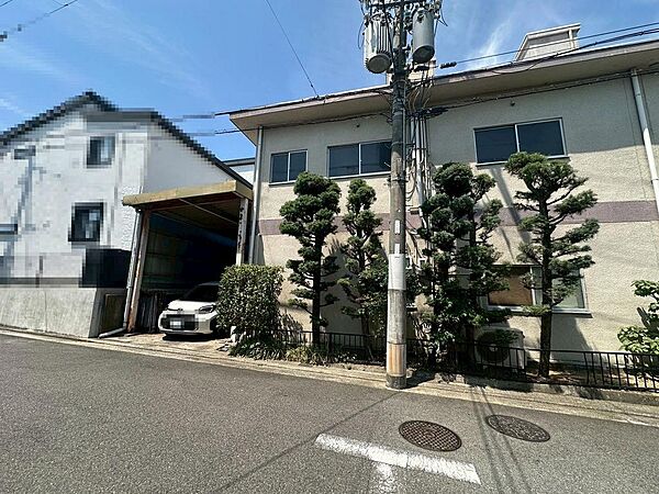 閑静な住宅地で子育て家族にピッタリ。毎日のお散歩も快適な緑に恵まれたエリアです♪