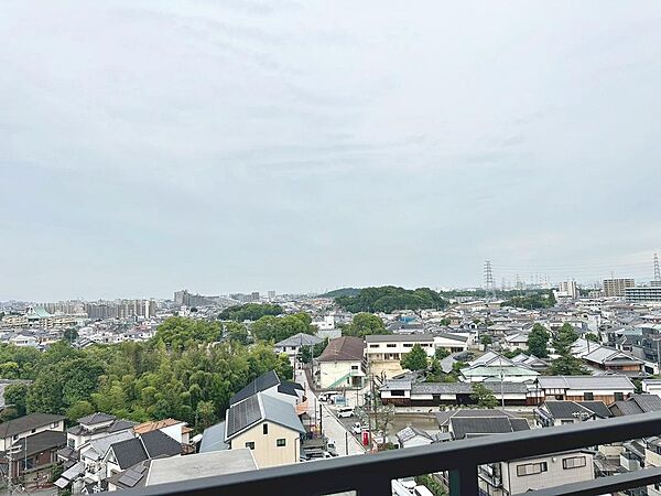 ◆１０階部分につき通風・眺望良好◆穏やかな風が舞い込む快適な住まいです♪眺めも綺麗ですので開放的な気分になれますよ♪