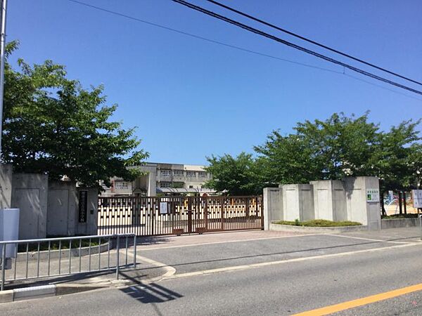 堺市立百舌鳥小学校まで徒歩８分