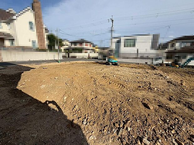現地見学当日から承っております♪現地周辺の環境や、駅までの道のりなど周辺環境も合わせてご確認いただき、ぜひご検討ください！
