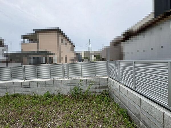 現地見学当日から承っております♪現地周辺の環境や、駅までの道のりなど周辺環境も合わせてご確認いただき、ぜひご検討ください！