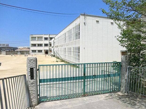 和泉市立伯太小学校まで徒歩６分