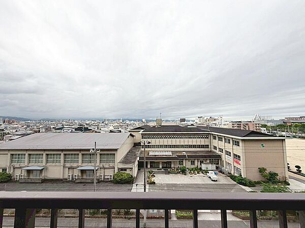 【現地からの眺望】６階部分ですよ！通風・眺望良好ですので、爽やかな気分でお過ごしいただけますよ！