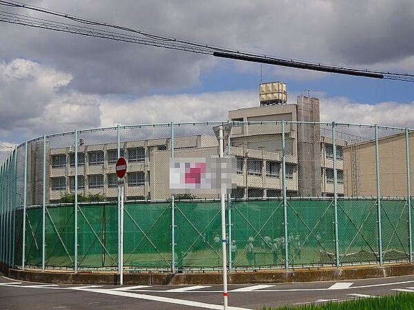 堺市立美原西小学校まで徒歩8分