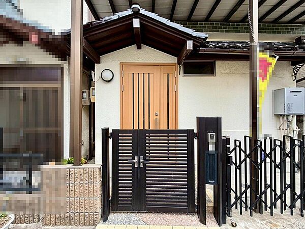 閑静な住宅地で子育て家族にピッタリ。毎日のお散歩も快適な緑に恵まれたエリアです。