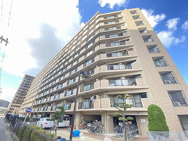 最上階の１１階部分！通風・眺望良好で開放感のある住まいに家族の笑顔も増えますね！
