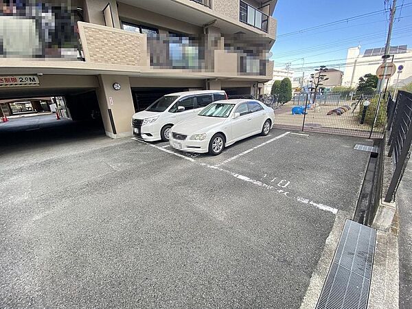 【バルコニー】開放感のあるバルコニーです♪お洗濯も楽々快適に干せますよ♪