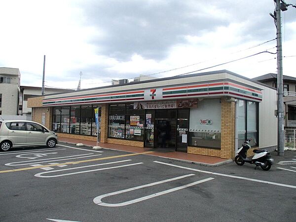 セブンイレブン堺東山店まで徒歩８分