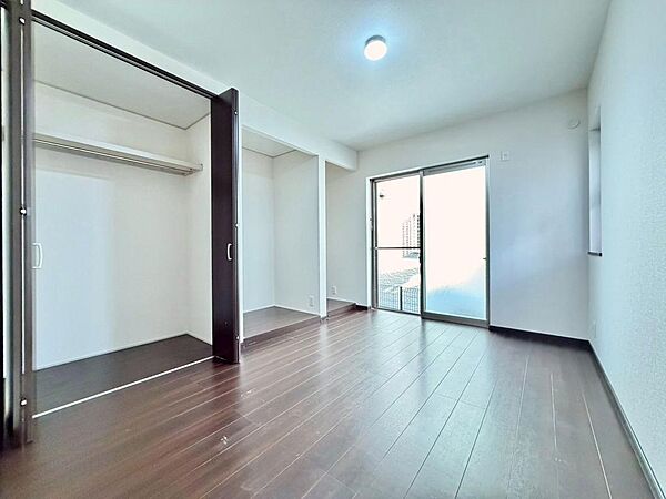 【全室２面採光】明るい室内は、風通しも良く、大変居心地の良い空間となっております♪爽やかな風を感じて起きる朝は、快適生活の始まりに！