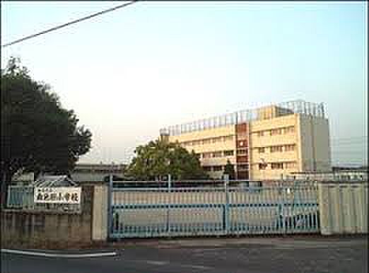 南池田中学校まで徒歩１４分