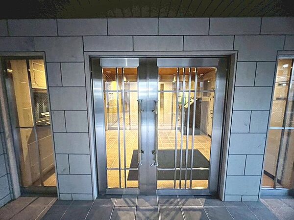 高級感あふれるエントランスロビーです。ぜひ現地でご確認くださいませ。