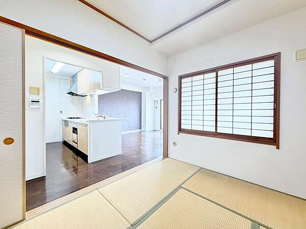 畳表替え・襖張替！一息つく時の癒しの空間や客間にもお使いになれます。リビングとつなげても広々空間になります。