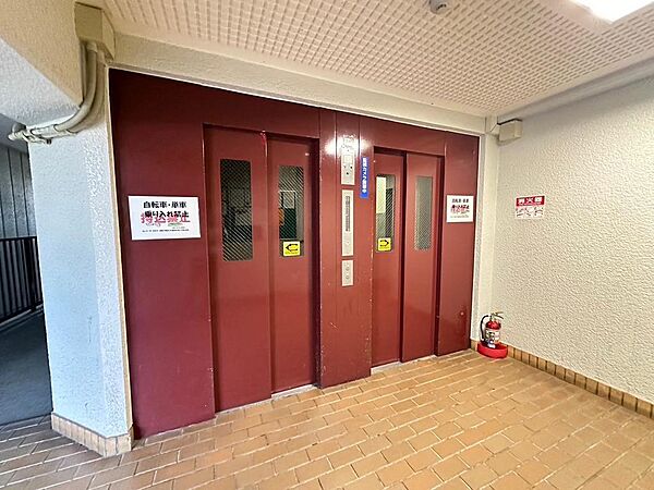 【エレベーター】荷物が多い日も楽々にお部屋に持っていけますね！