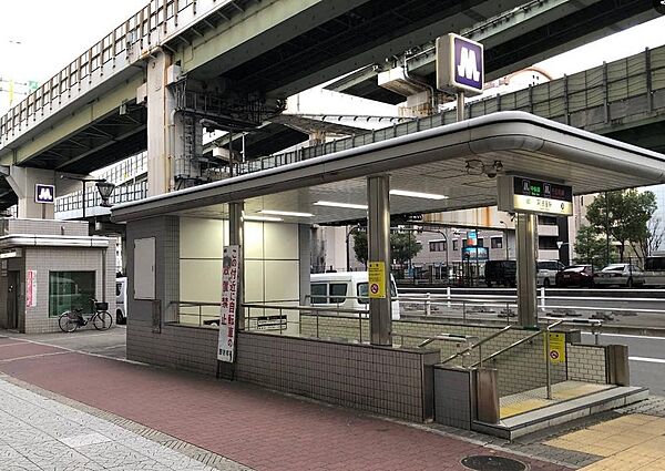 大阪メトロ中央線「阿波座」駅まで徒歩約８分