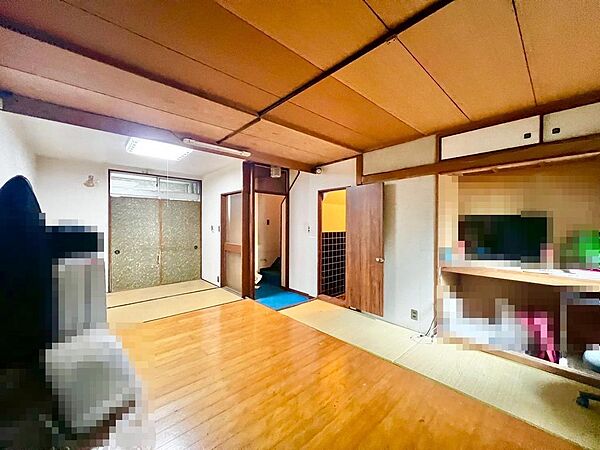 1階洋室は広々としています♪