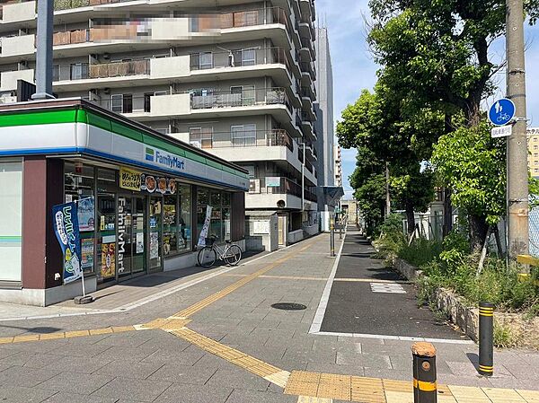 ファミリーマートフェニックス通り店