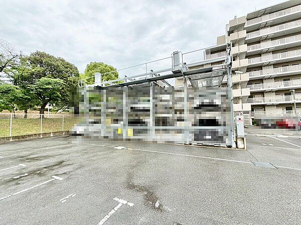 床暖房やスロップシンク、浄水器などほしいなと思う設備が充実したマンションです。