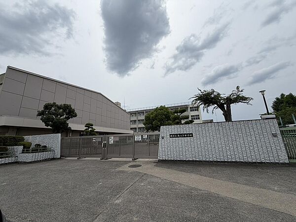 南八下中学校まで徒歩１１分