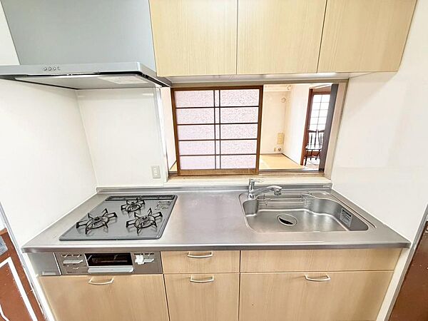 家族を身近に感じる対面式キッチンです！家族と会話をしながら楽しくお料理できますね♪