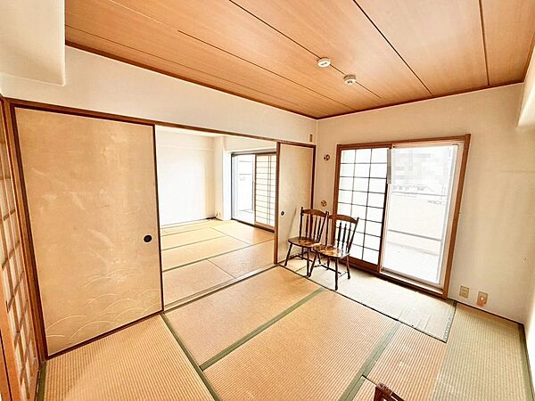 和室と和室を繋げてさらに広く使っていただけますよ♪親戚や友人が集まった時に便利ですね！