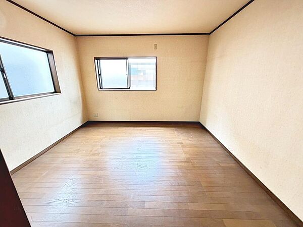 ３LDKの暮らしやすい間取りです！テレワークのお仕事部屋、子供部屋等、ライフスタイルや家族構成に合わせて多目的にご使用いただけます♪