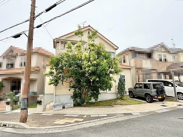 前面道路約９ｍ/約４．９ｍ！広々運転の苦手な方にも安心ですね♪