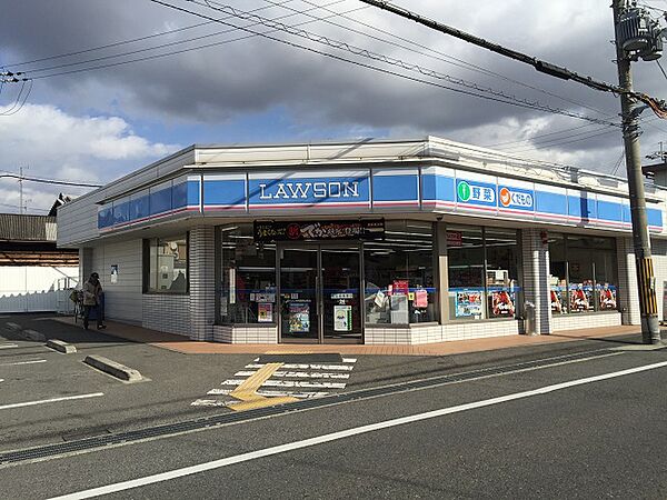 ローソン岸和田岡山町店まで徒歩１２分
