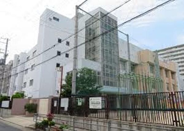 清江小学校まで徒歩５分