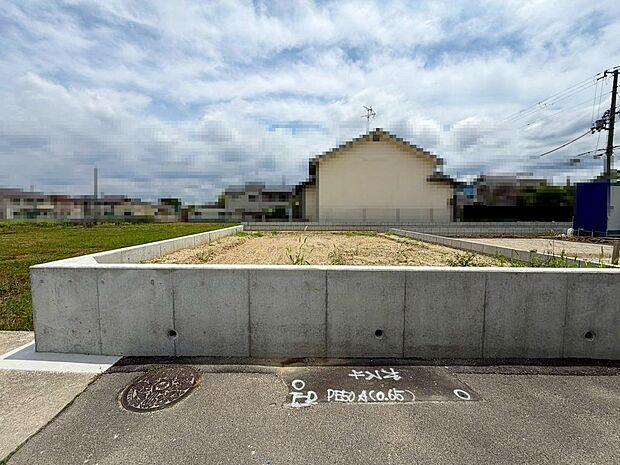 【浴室乾燥機付】浴室には窓があり換気良好に保てます。1坪タイプのバスルーム!浴室暖房乾燥機付きで機能面も十分です