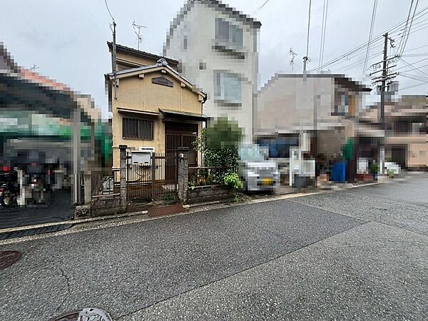 ファミリーマートまで徒歩７分！キリン堂まで徒歩１０分！ニトリまで徒歩１０分！お買い物に便利な立地ですね♪