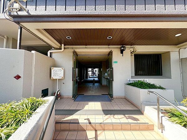 ロピアまで徒歩８分！ダイエーまで徒歩９分！松源まで徒歩１０分！毎日のお買い物に便利ですね♪その日の特売日などでスーパーを選べますね♪