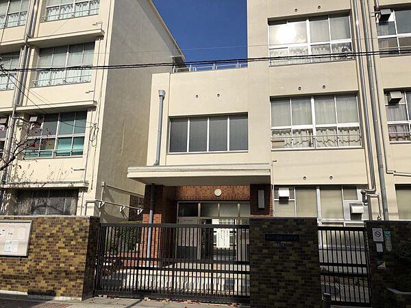 大阪市立東住吉中学校まで徒歩１３分