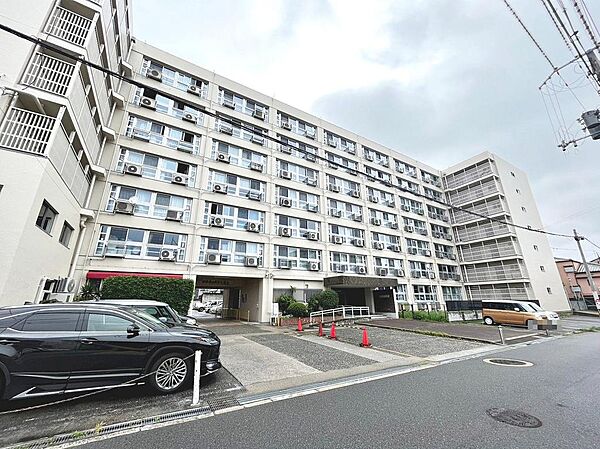 【収納スペースありますよ】収納場所に困らず綺麗な室内をたもてますね！家族の思い出も大切にしまってけますね♪