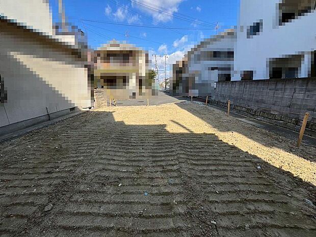 【浴室乾燥機付】浴室には窓があり換気良好に保てます♪浴室暖房乾燥機付きで機能面も十分です!